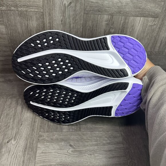 RARE Nike Athletic Shoes in feminine Cream and Lavender Purple details. Mint - Picture 7 of 7
